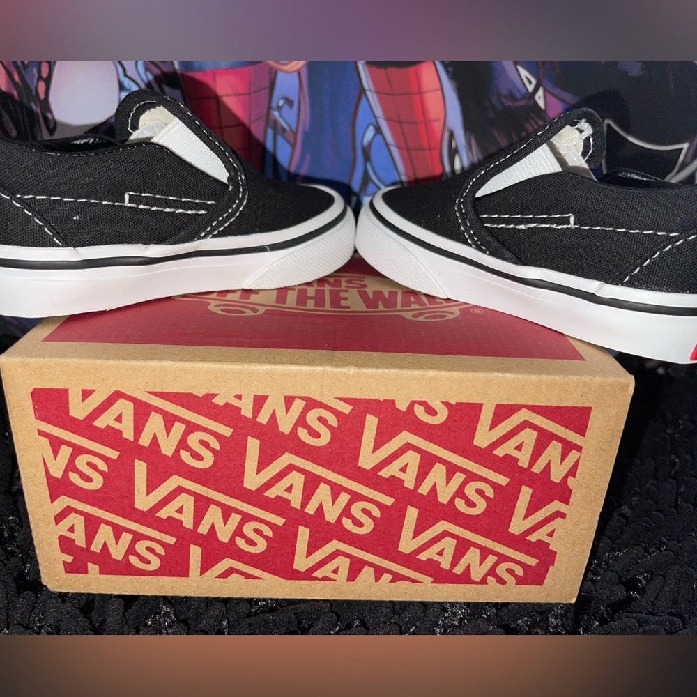 VANS - Picture 6 of 9